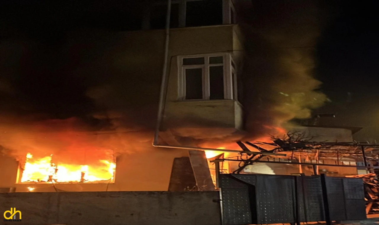 Çorlu'da Evde Çıkan Yangında 1 Kişi Ağır Yaralandı