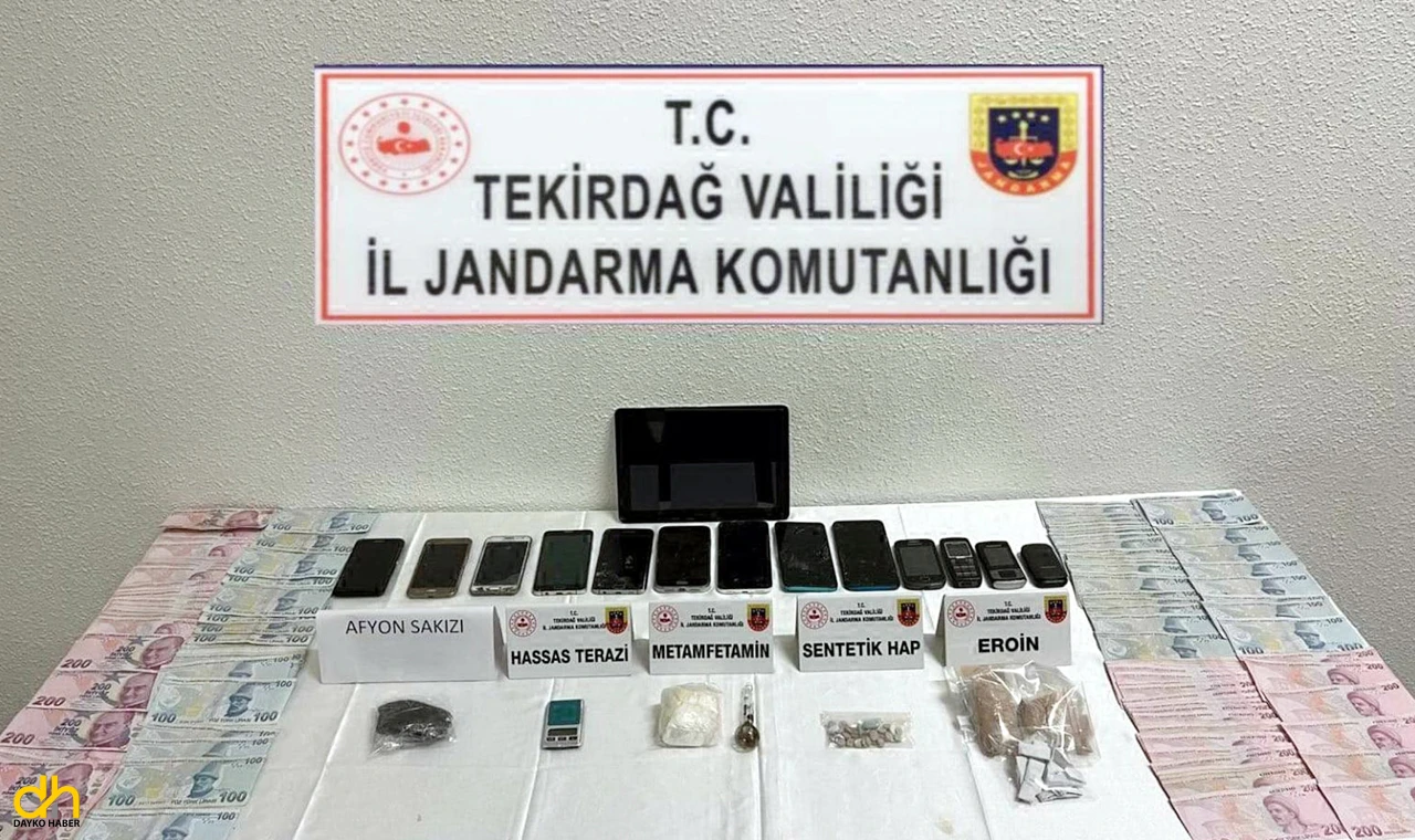 Evlerinde Uyuşturucu Ele Geçirilen 2 Şüpheli Gözaltında