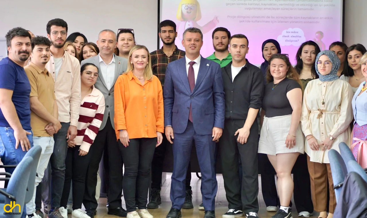 Çorlu Belediyesi gençlerin yanında