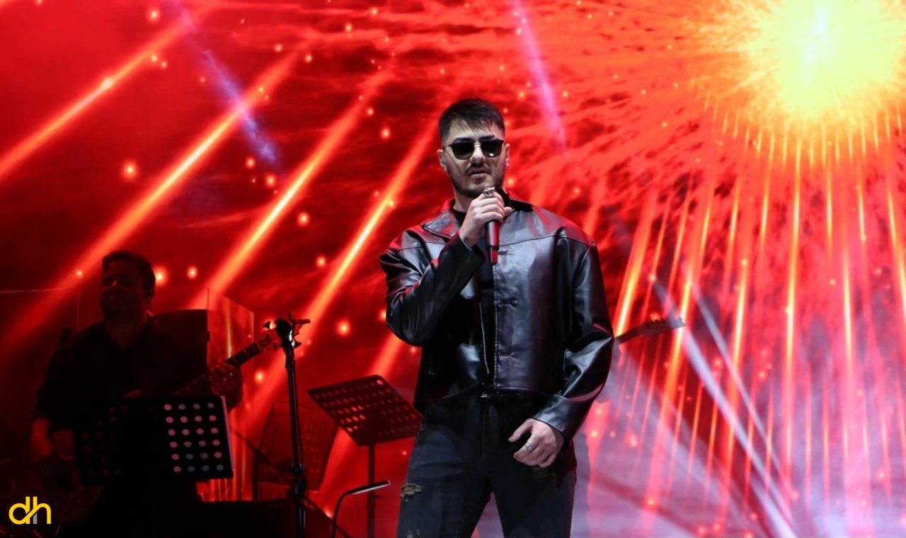 Gençler, Semicenk'in şarkılarıyla coştu