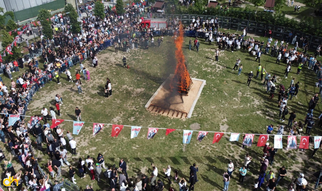 Kırklareli’de baharın habercisi Kakava ateşi yakıldı
