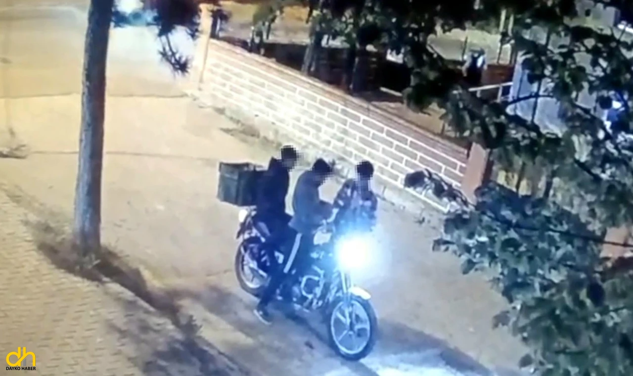 Motosikletle uyuşturucu satışı kamerada