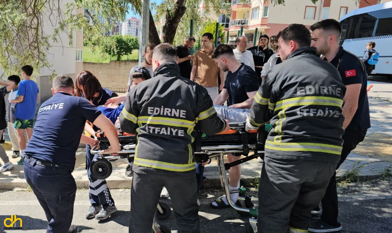 Otomobil ile cip çarpıştı 4 kişi yaralandı