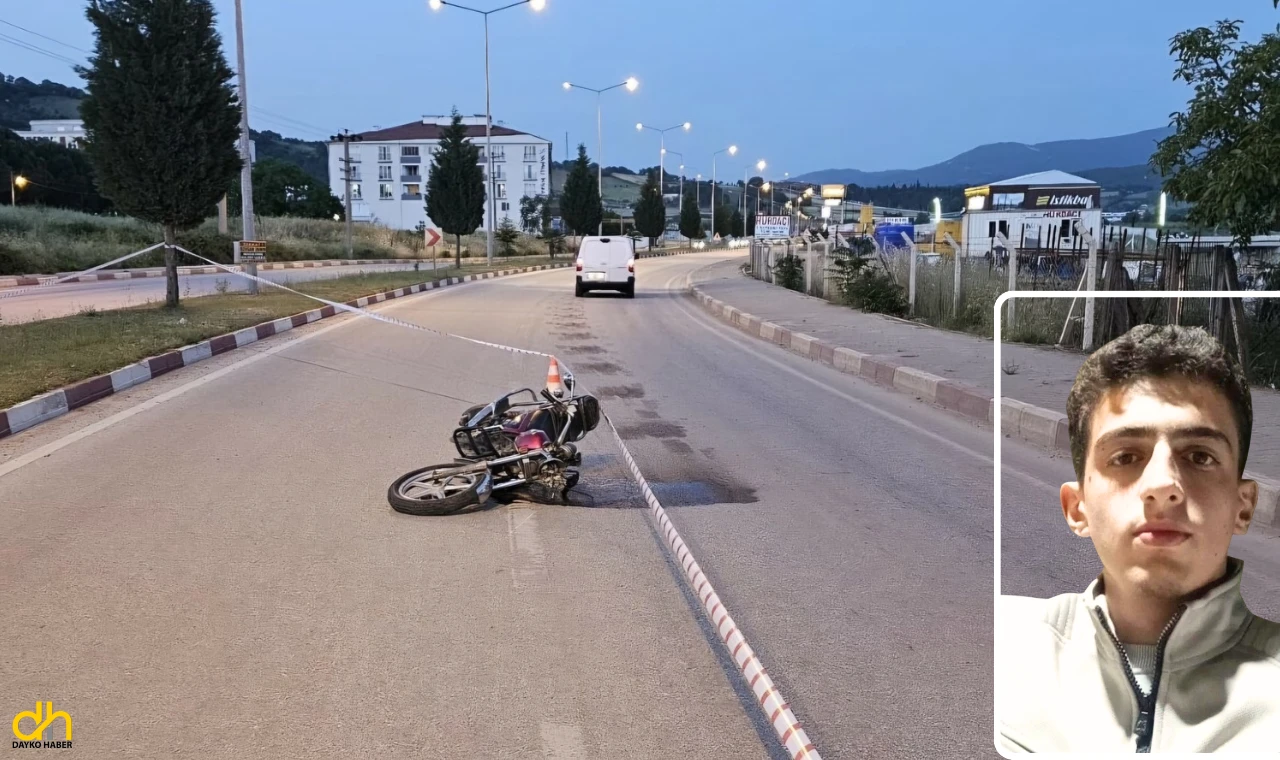 Refüjdeki trafik levhasına çarpan motosiklet sürücüsü yaşamını yitirdi