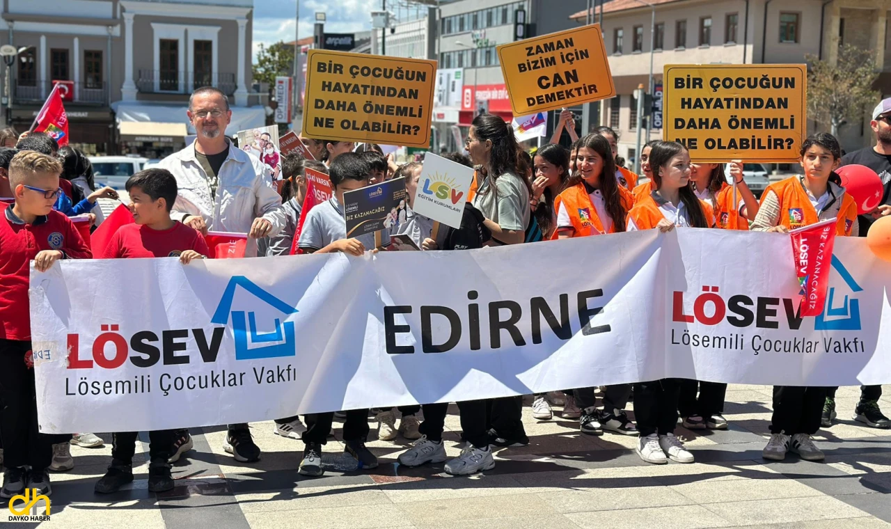 Uluslararası Lösemili Çocuklar Haftası’nda farkındalık yürüyüşü