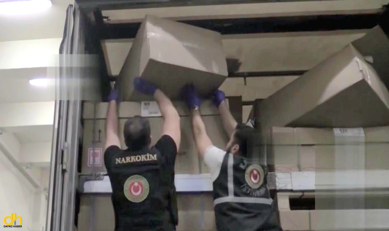 2 TIR’da toplam 212 kilo esrar ele geçirildi