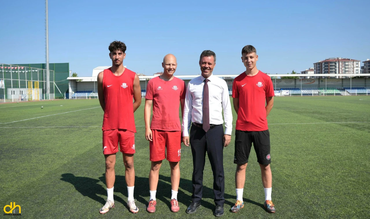 Başkan Sarıkurt’tan genç futbolculara moral desteği