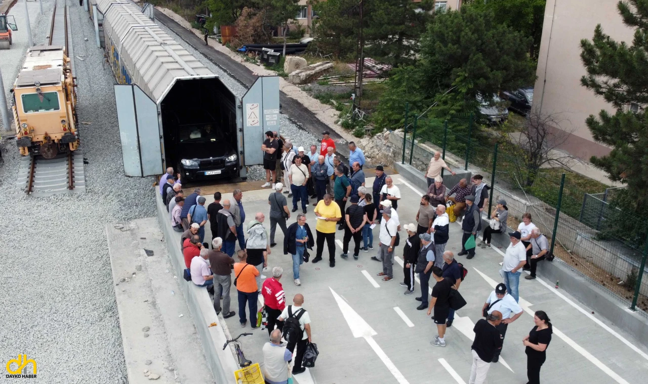 Gurbetçiler, tatil için trenle gelmeye başladı