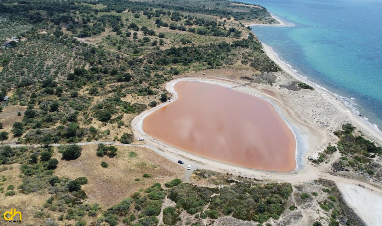 ‘Kalpli Göl’, renk değiştirdi