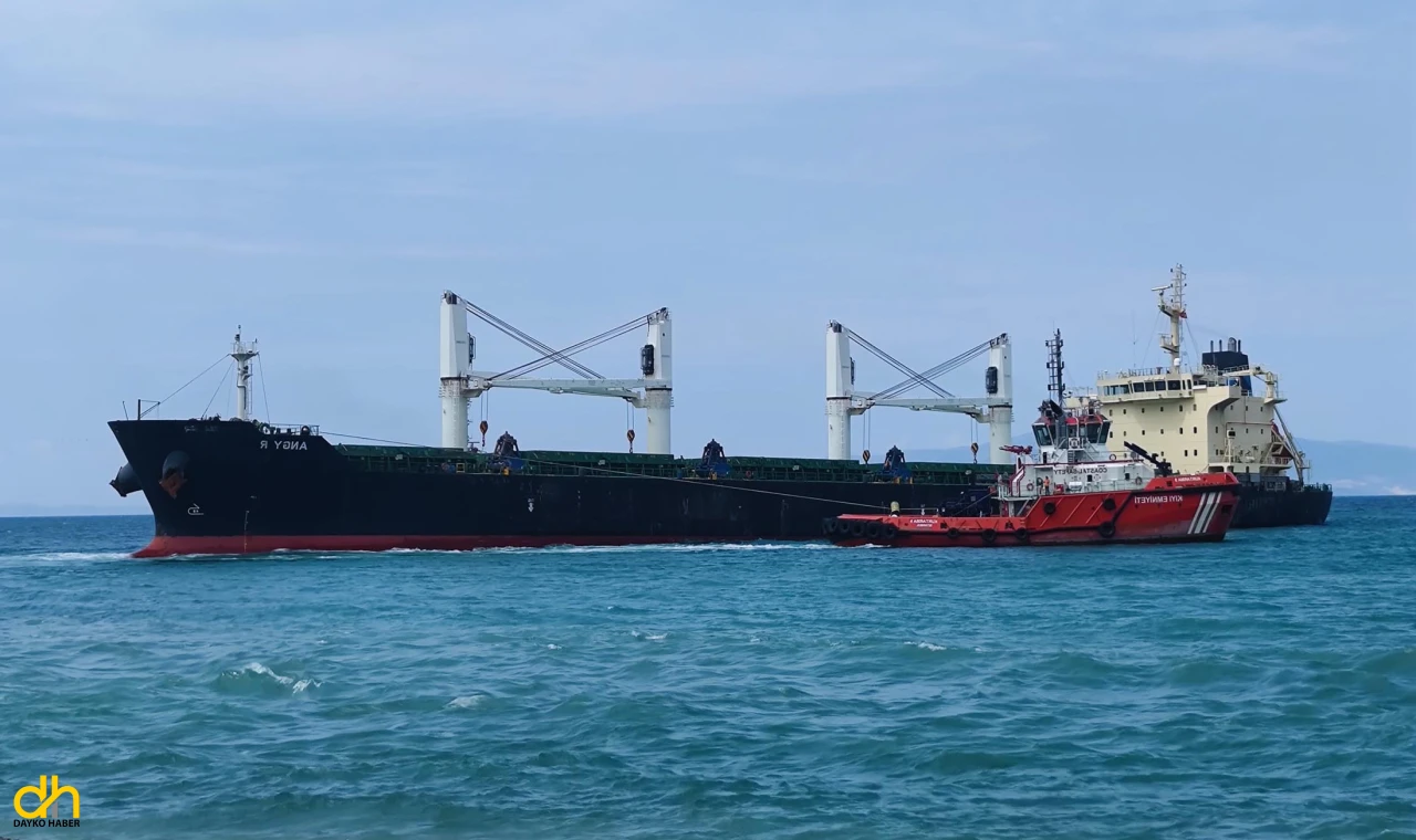 Tekirdağ’da karaya oturan kuru yük gemisi kurtarıldı