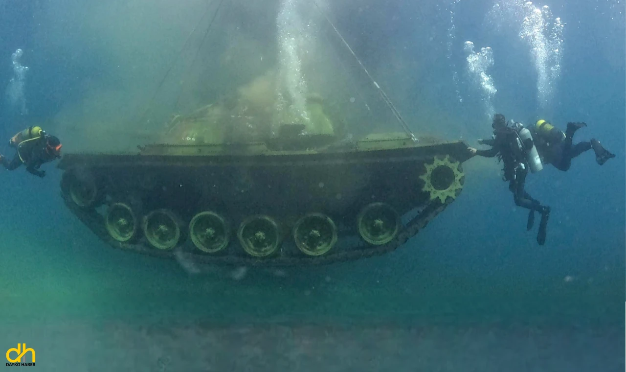 Yapay resif için batırılan tank su altında görüntülendi