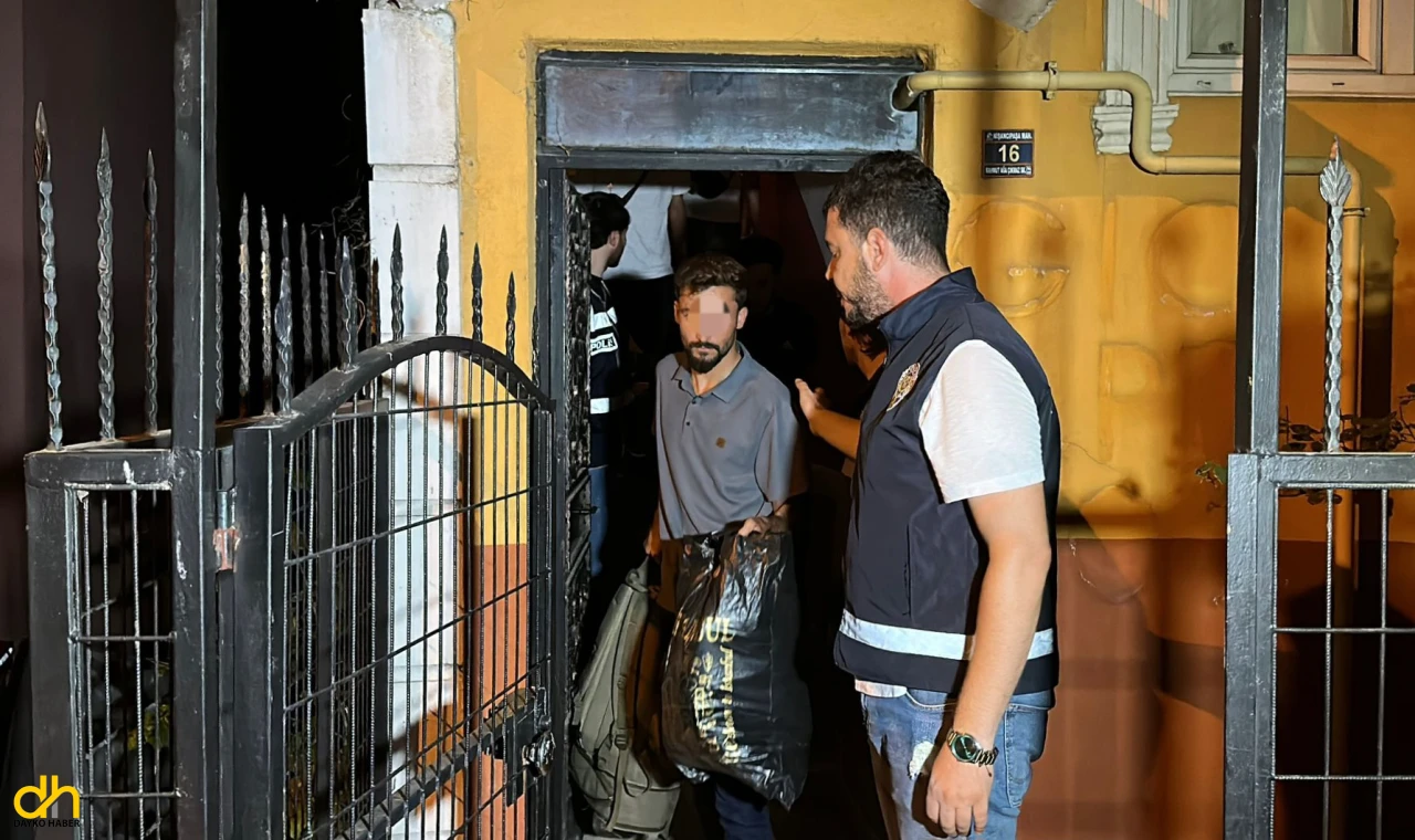 Apartman dairesine kaçak göçmen operasyonu: 29 gözaltı