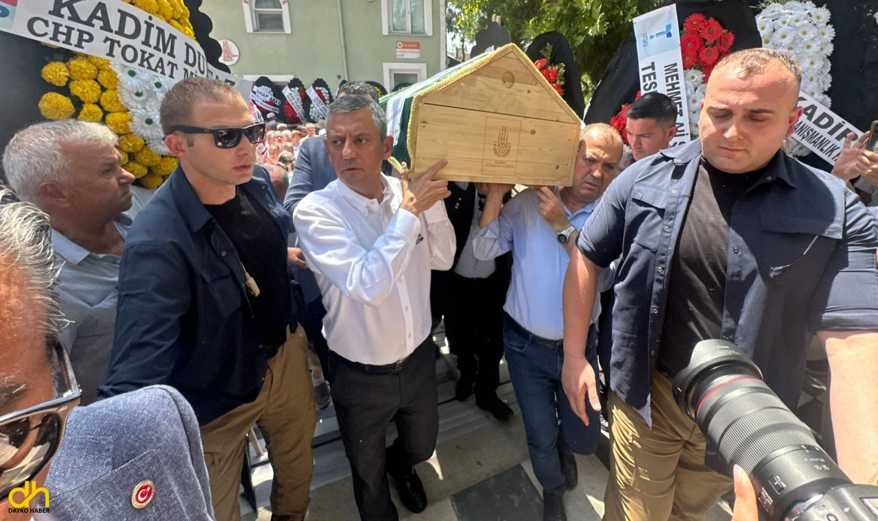 CHP lideri Özgür Özel, Edirne’de cenaze törenine katıldı