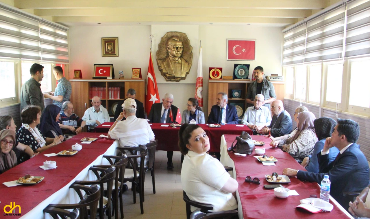 Dervişoğlu, Şehit Aileleri Yardımlaşma ve Dayanışma Derneği’ni ziyaret etti