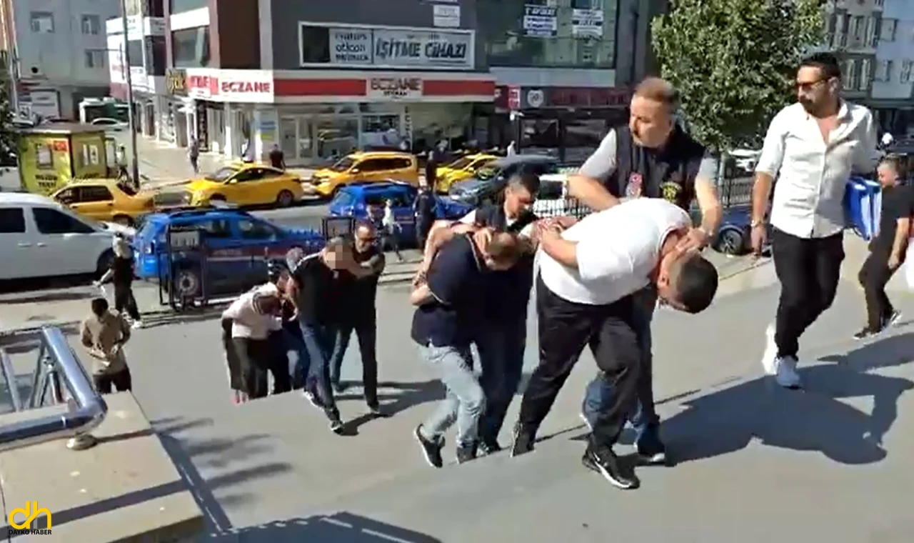 Müşterilerin kredi kartından izinsiz para çeken 4 şüpheli tutuklandı