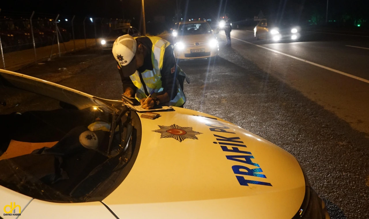 Trafik denetimlerinde 79 sürücüye 348 bin 569 lira ceza