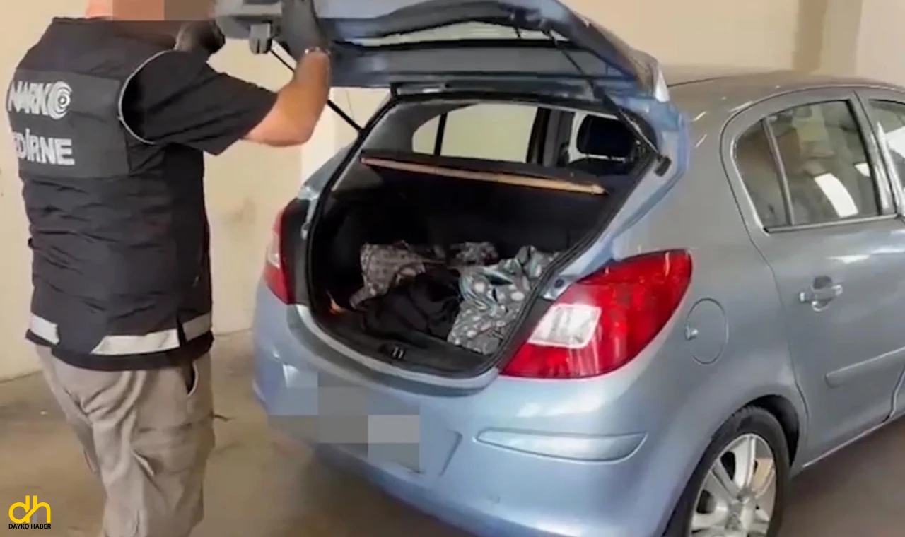 Bulgaristan’dan gelen otomobilde 26 kilo uyuşturucu ele geçirildi