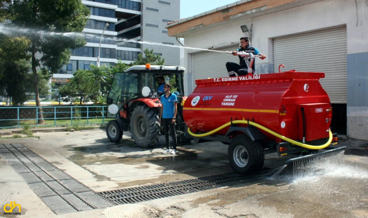 Edirne’de, 21 köy muhtarlığına su tankeri dağıtıldı