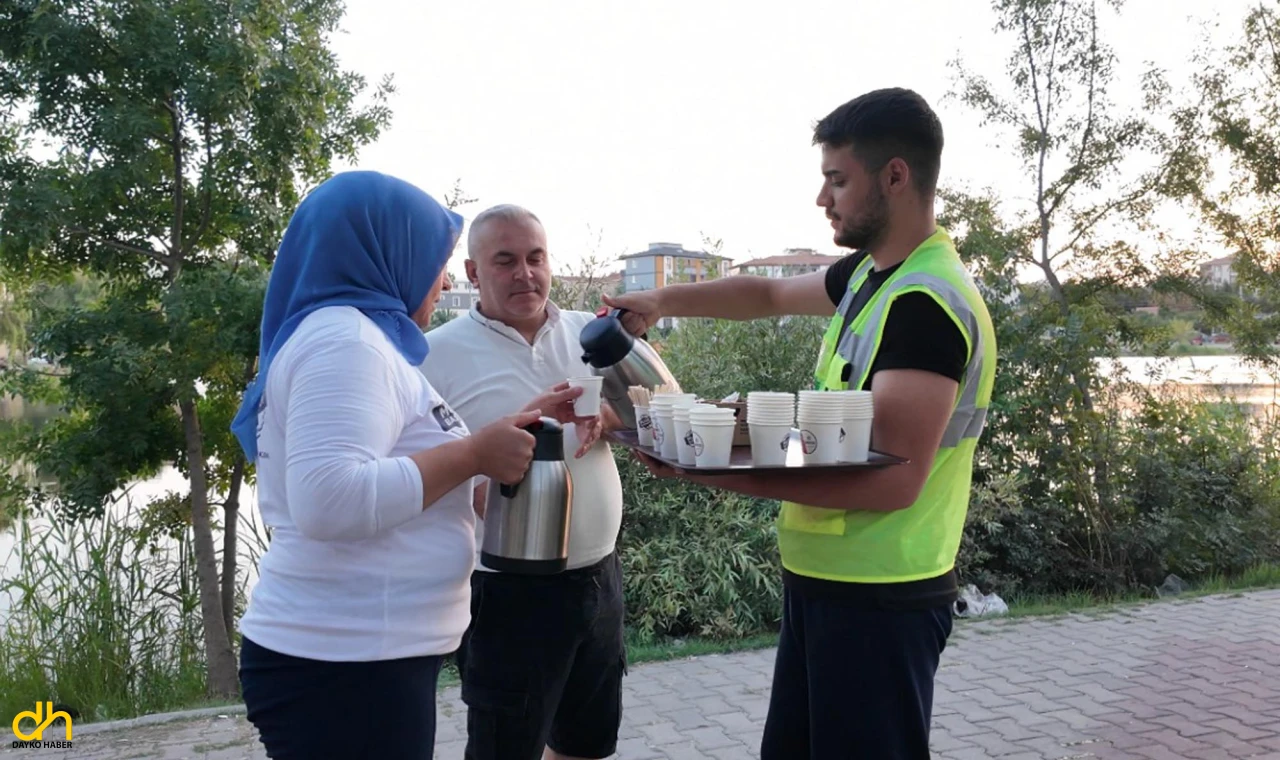 Ergene’de, ‘Muhabbet sizden, çaylar kahveler Müge Başkan’dan