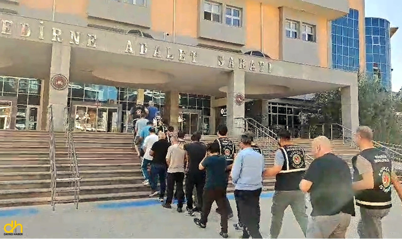 Kapıkule’de, 692 kilo esrar ele geçirilirken 10 kişi tutuklandı