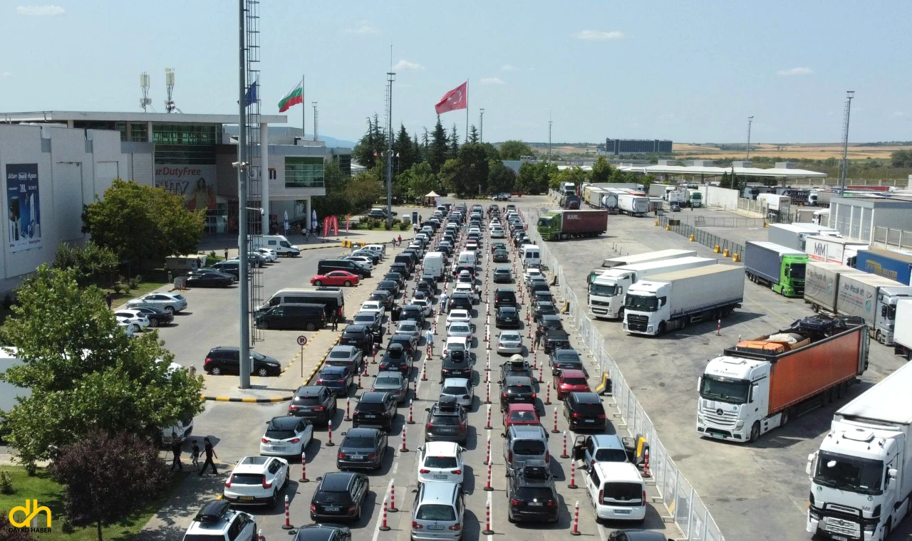 Tatillerini Türkiye'de geçiren gurbetçilerin dönüş yolculuğu başladı