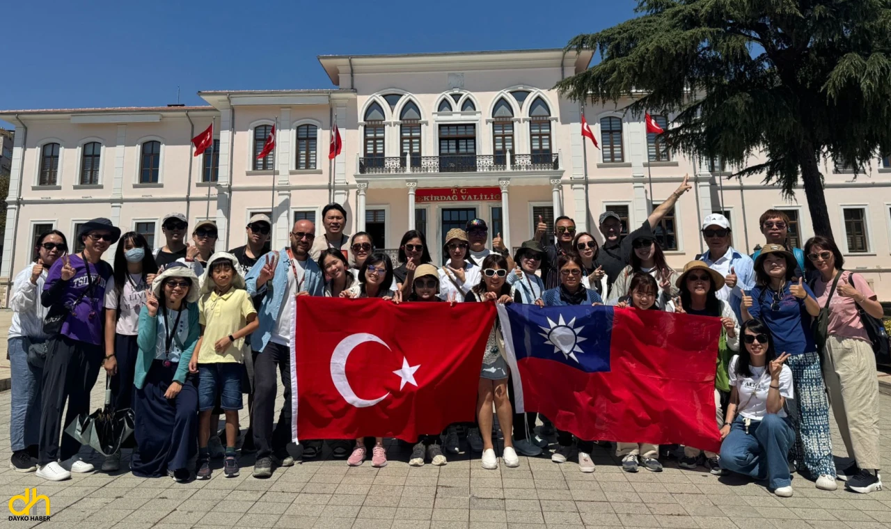 Tayvanlı turist kafilesinden belediyeye ziyaret
