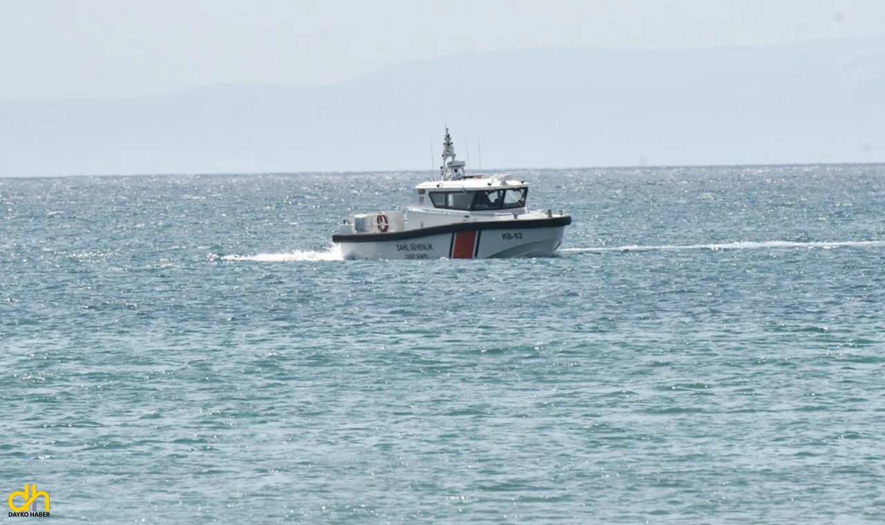 Denizde kaybolan 2 çocuk annesini arama çalışmaları sürüyor