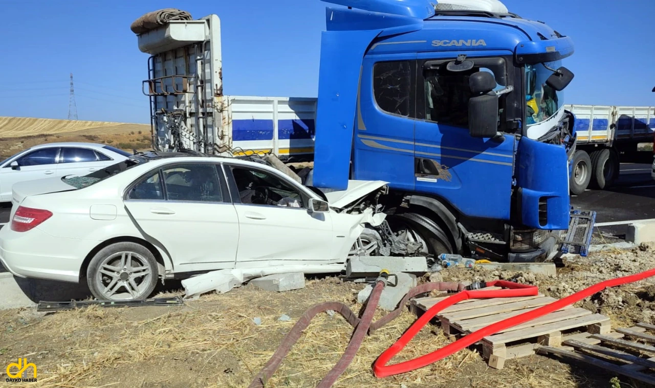 TIR’la çarpışan sürücü yaralandı