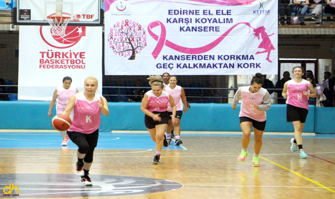 Kadınlardan, meme kanserine farkındalık için basketbol maçı