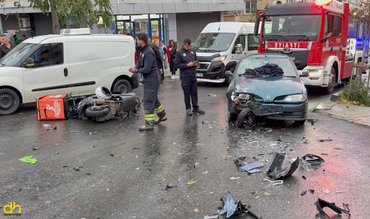 Motosiklet ile otomobil çarpıştı, 2 kişi yaralandı