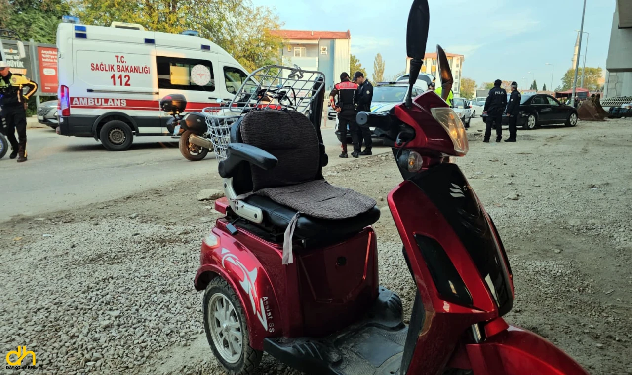 Otomobilin altında kalan elektrikli bisiklet sürücü yaşamını yitirdi