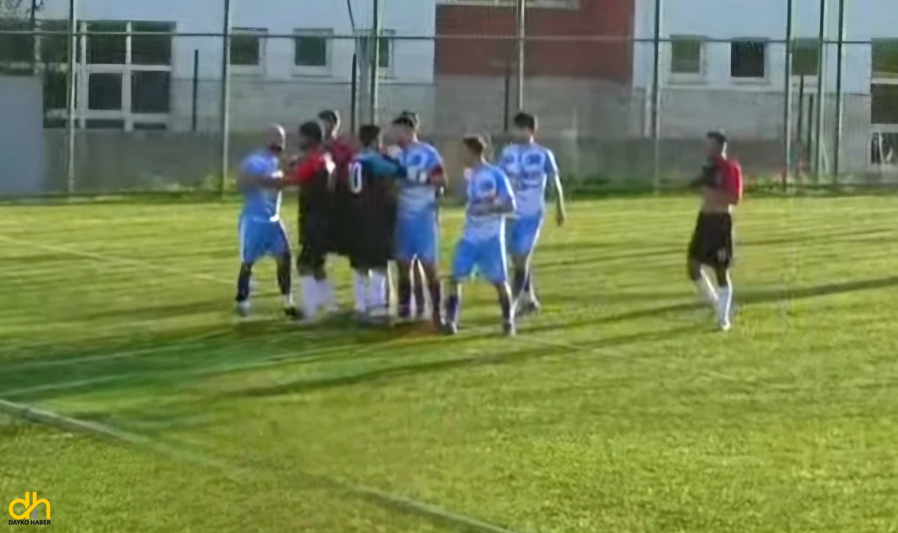 Amatör maçta arbede çıktı; maç tatil edildi