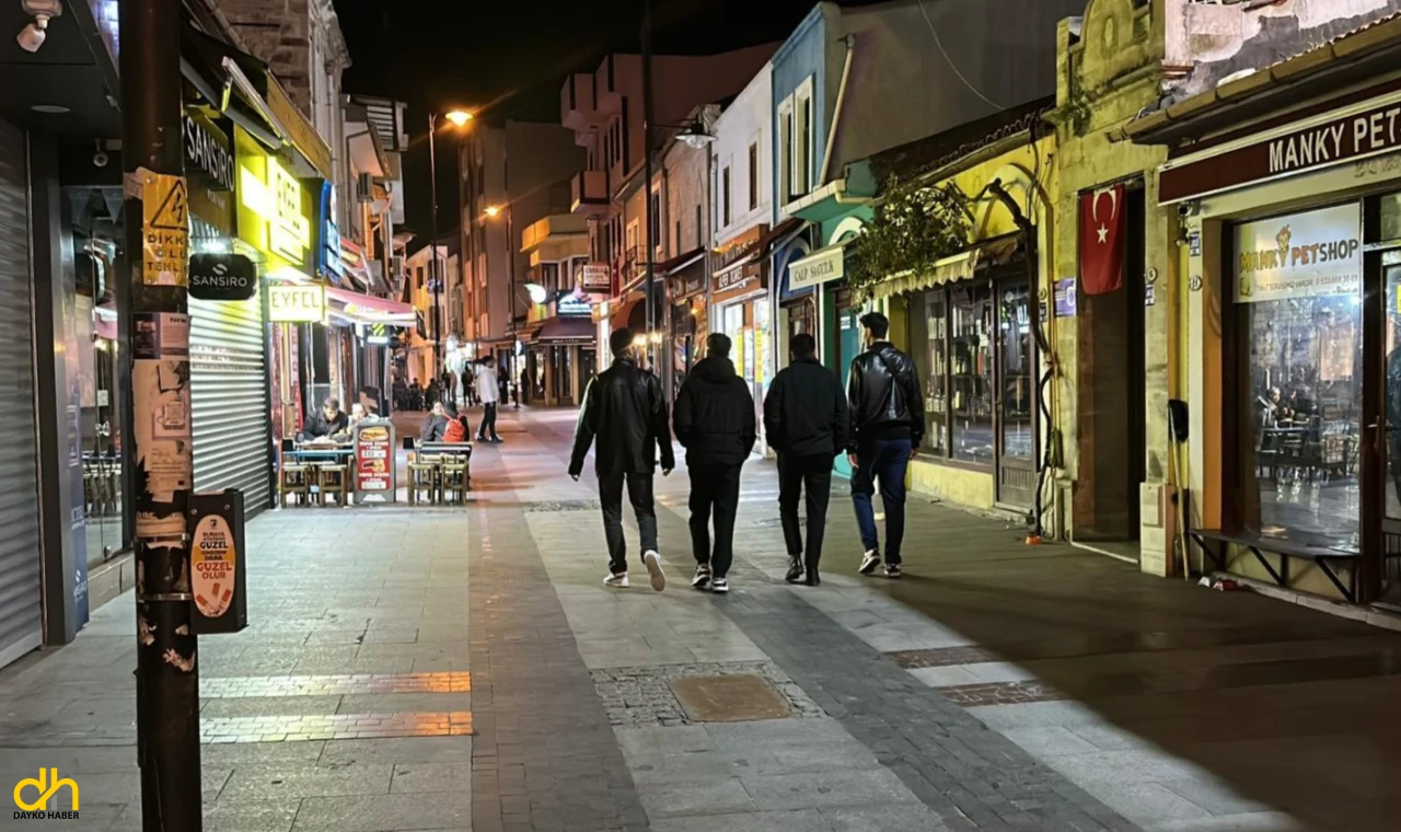 Çanakkale açıklarında 4 büyüklüğünde deprem