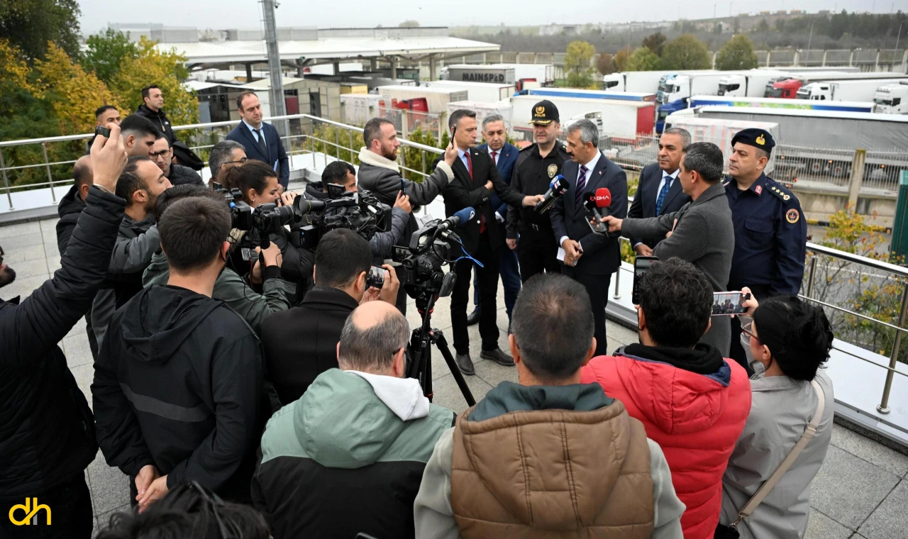 Kapıkule’de 1 saatte 96 TIR geçişiyle rekor kırıldı