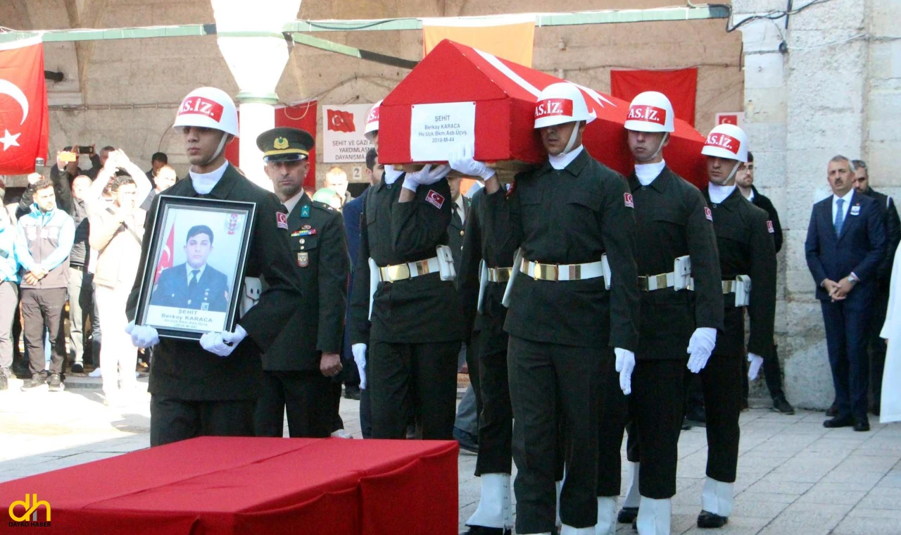 Şehit astsubay Karaca'nın annesi: “Gurbet kuşum uçtu gitti”