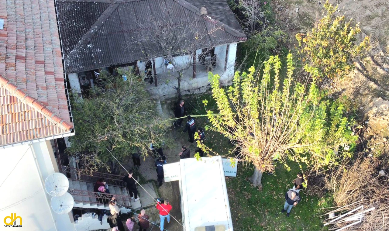 Evde çıkan yangında yaşamını yitirdi