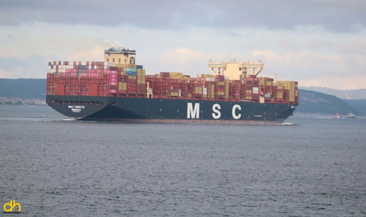 ‘MSC Türkiye’, Çanakkale Boğazı’ndan geçti