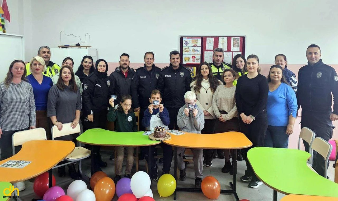 Şarköy’de polisten özel çocuklara hediye