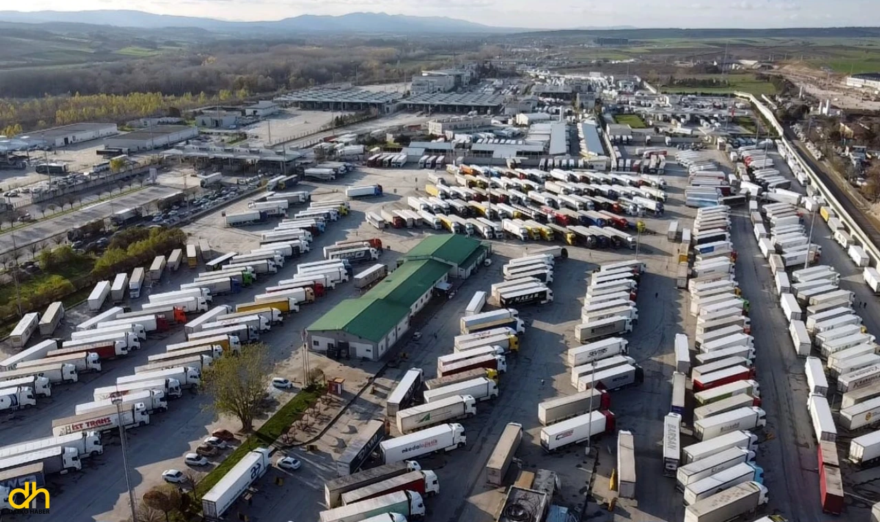 Yunanistan’daki grev nedeniyle, sınır kapılarında TIR yoğunluğu yaşanıyor