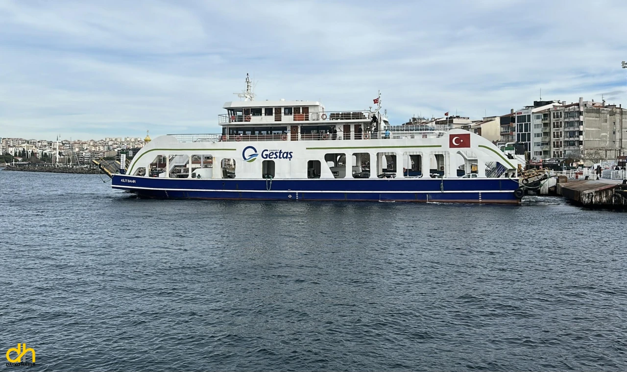 Bozcaada ve Gökçeada’da feribot seferlerine fırtına engeli