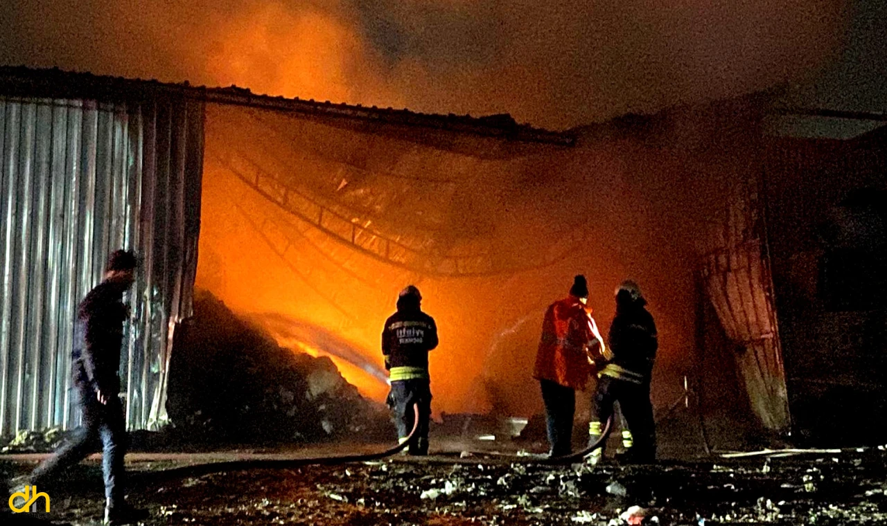 Çerkezköy’deki geri dönüşüm tesisinde yangın çıktı