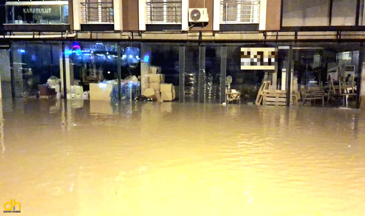 Edirne ve Kırklareli’de sağanağın ardından su baskınları yaşandı