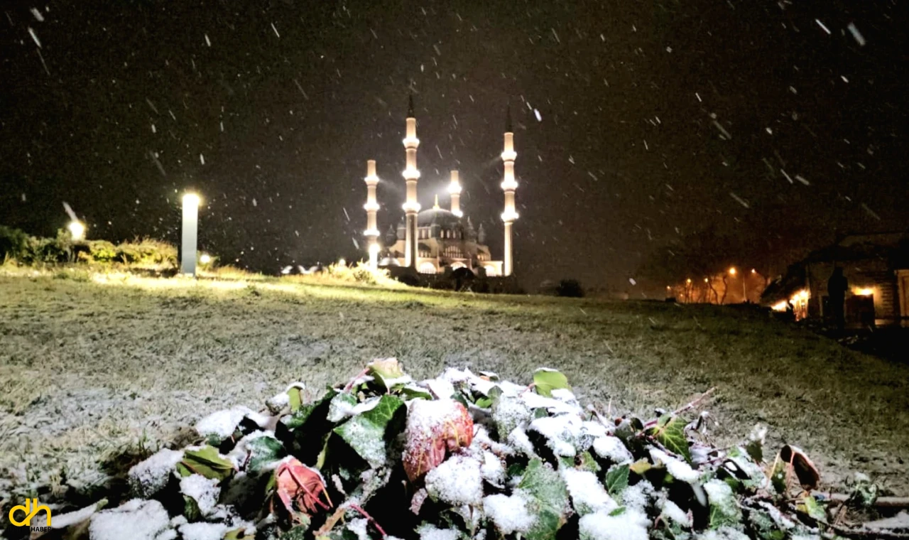 Edirne’de yüksek kesimler beyaza büründü