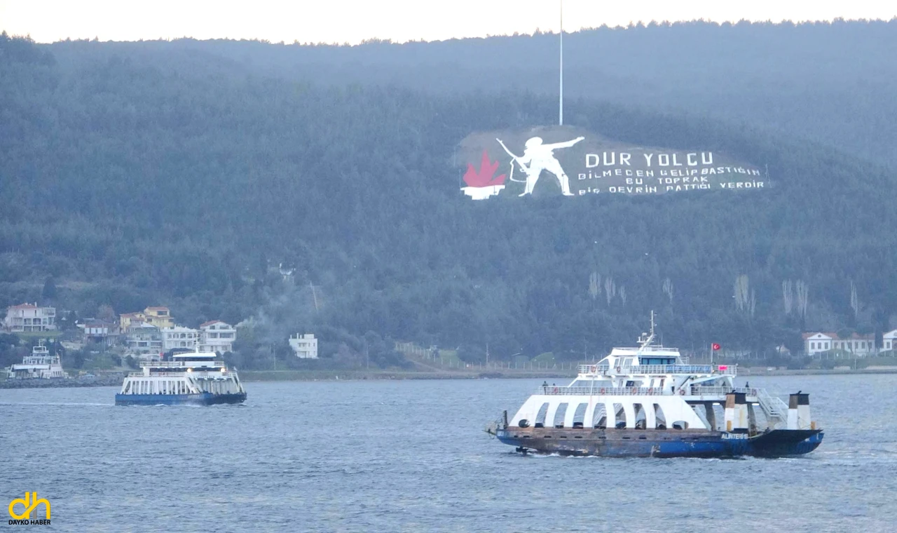 Feribot seferlerine fırtına engeli