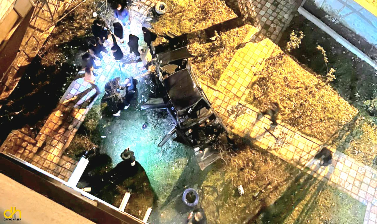 Otomobil site bahçesine uçtu