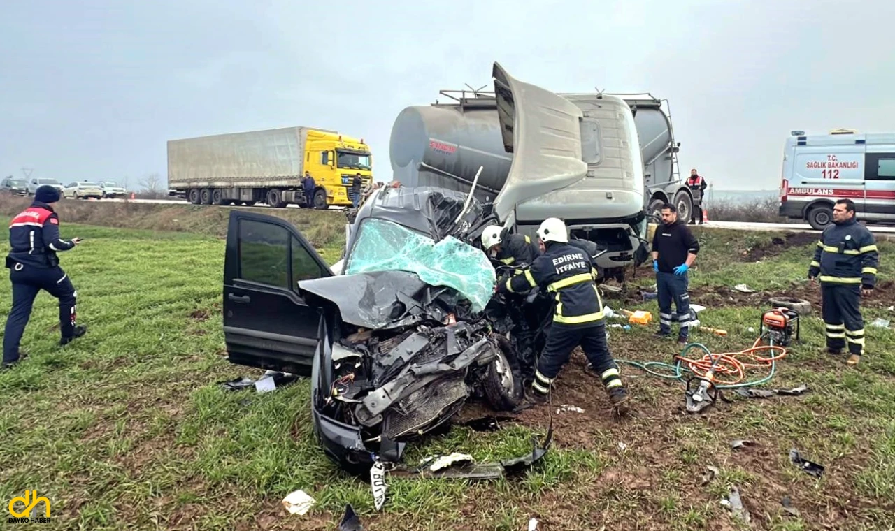 Tankerle çarpışan otomobilin sürücüsü yaşamını yitirdi