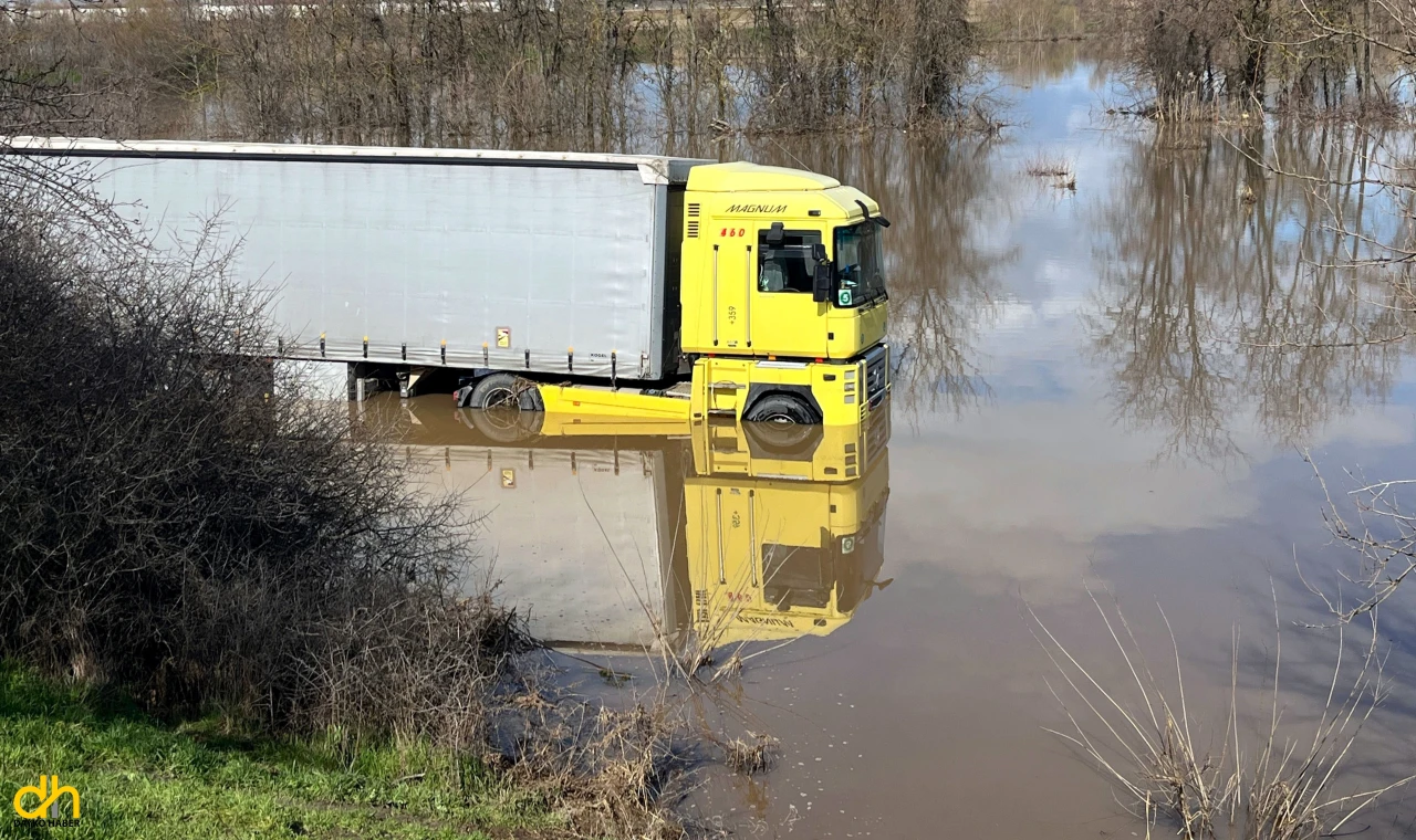 3 gün mahsur kalan Bulgar TIR şoförü, Çorlu’daki arkadaşından yardım istedi