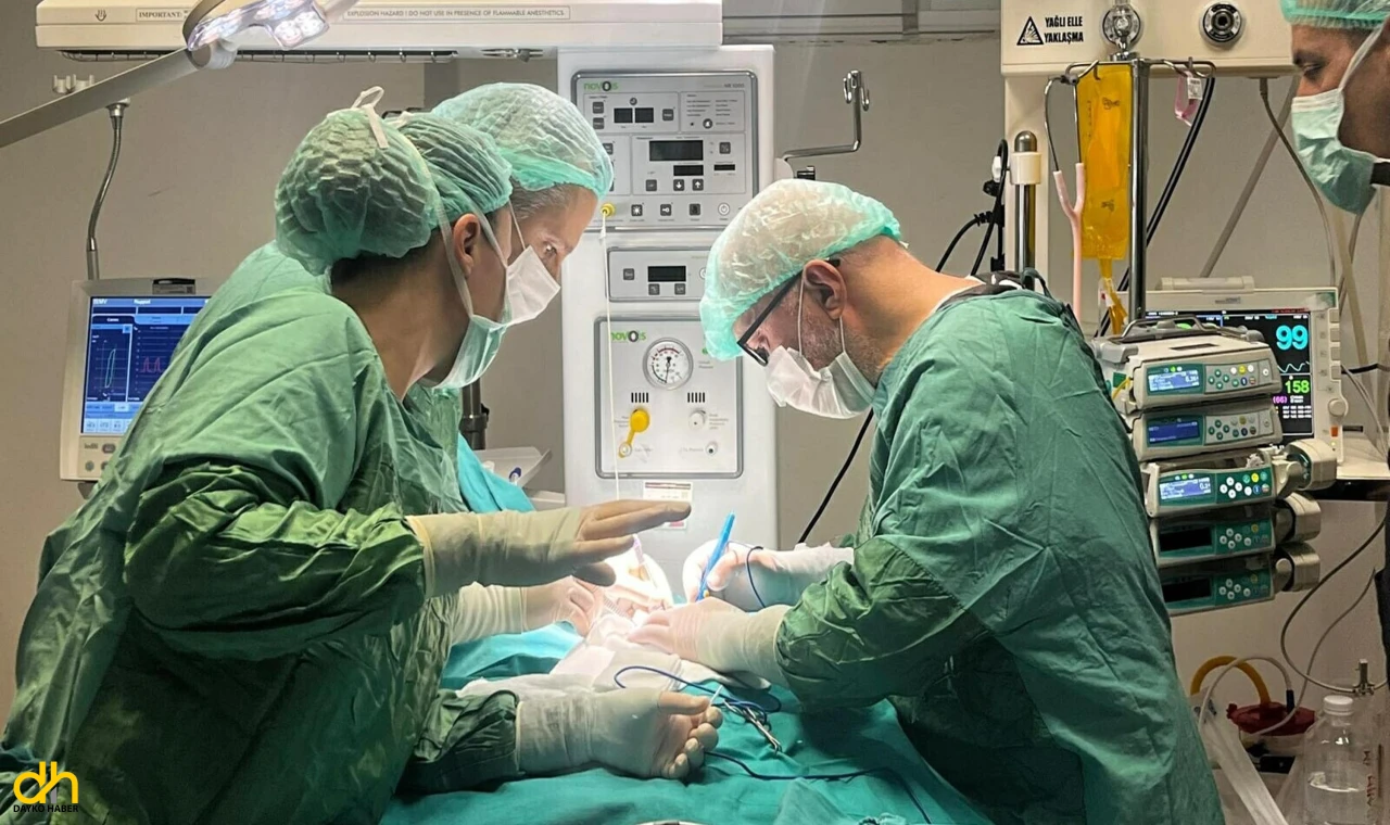 458 gramlık prematüre bebeğin kalp damarı, ameliyatla kapatıldı
