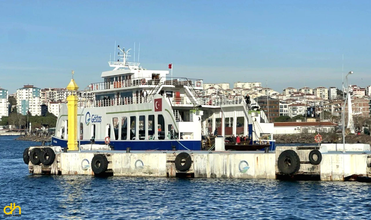 Bozcaada ve Gökçeada’da feribot seferlerine ‘fırtına’ engeli