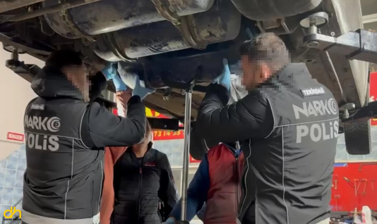 Bulgaristan plakalı otomobilde 24,5 kilo skunk ele geçirildi